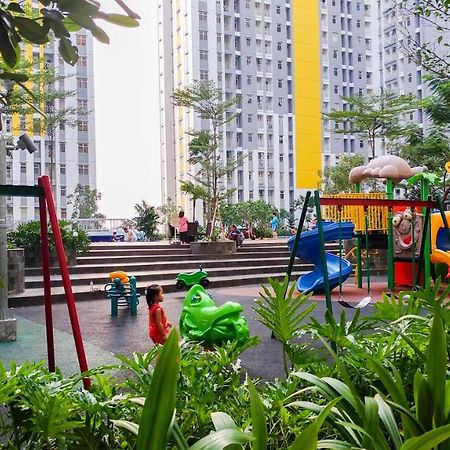 Simply Minimalist 2Br The Springlake Summarecon Apartment By Travelio Bekasi Esterno foto